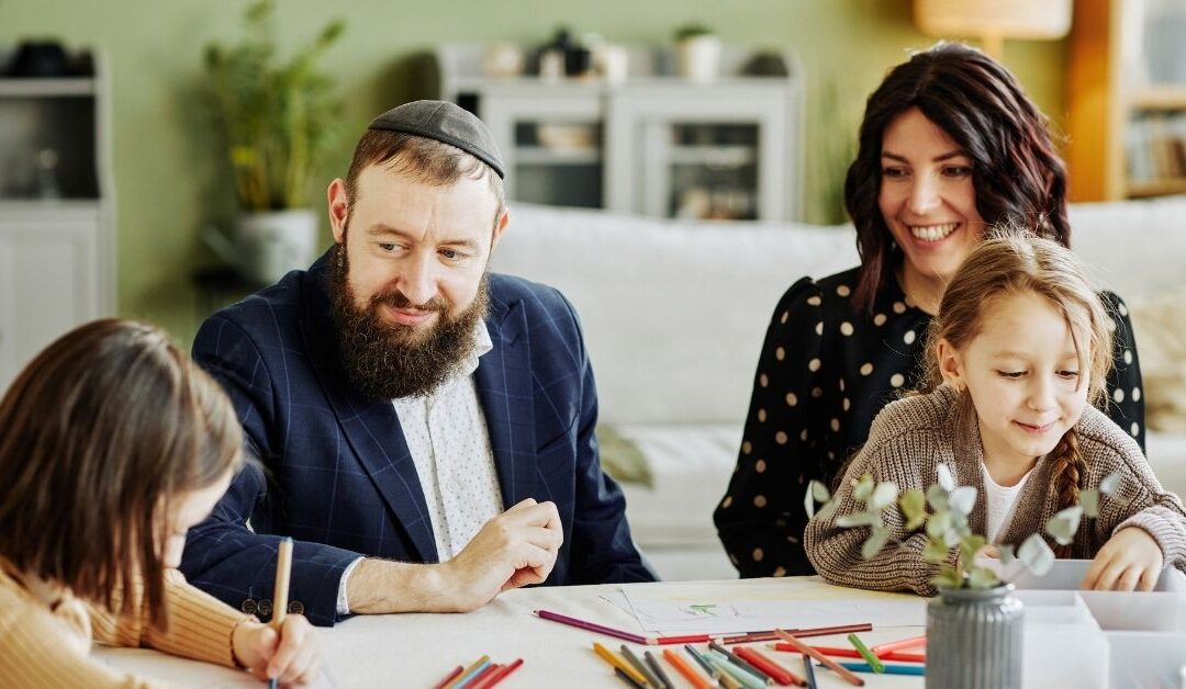 Strengthening Bonds with Family-Inclusive Jewish Therapy