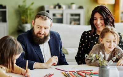 Strengthening Bonds with Family-Inclusive Jewish Therapy